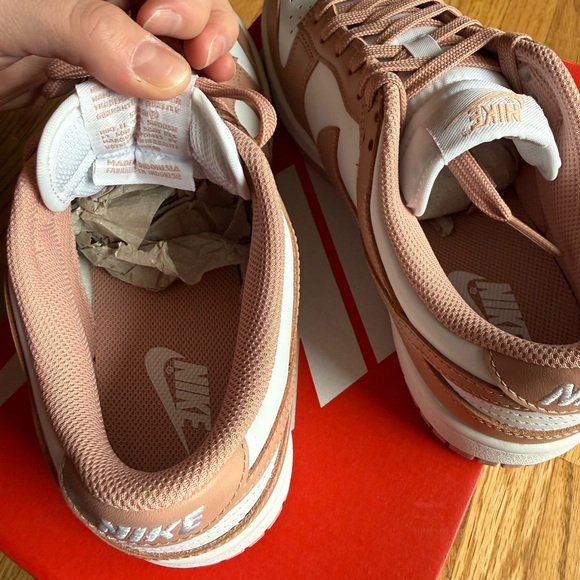 Women’s 8 Nike Dunk Low White/Rose Whisper NIB - Picture 6 of 8